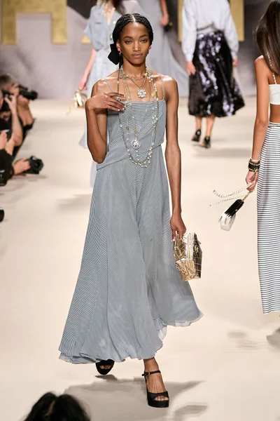 Look 23